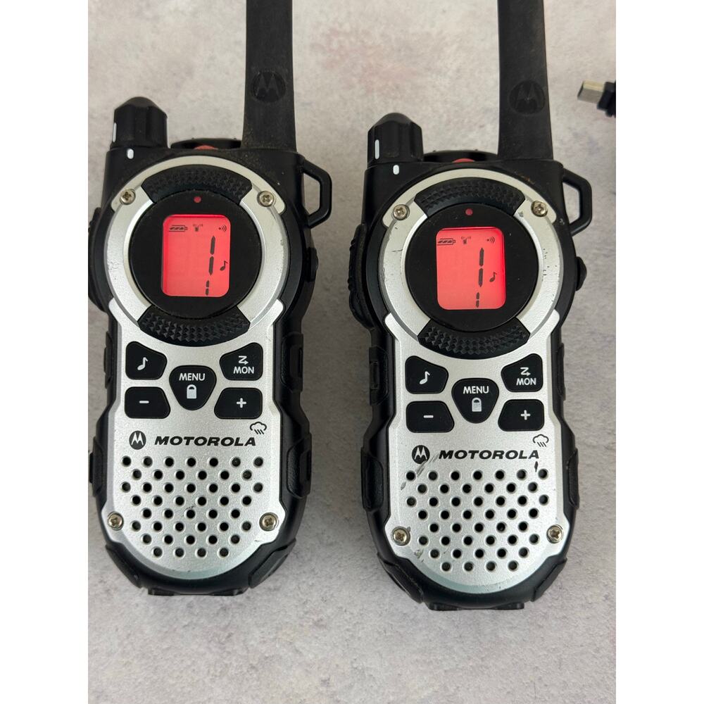 Motorola Walkie Talkies Talkabout Two Way Radios K7GMTCEJ With Charger